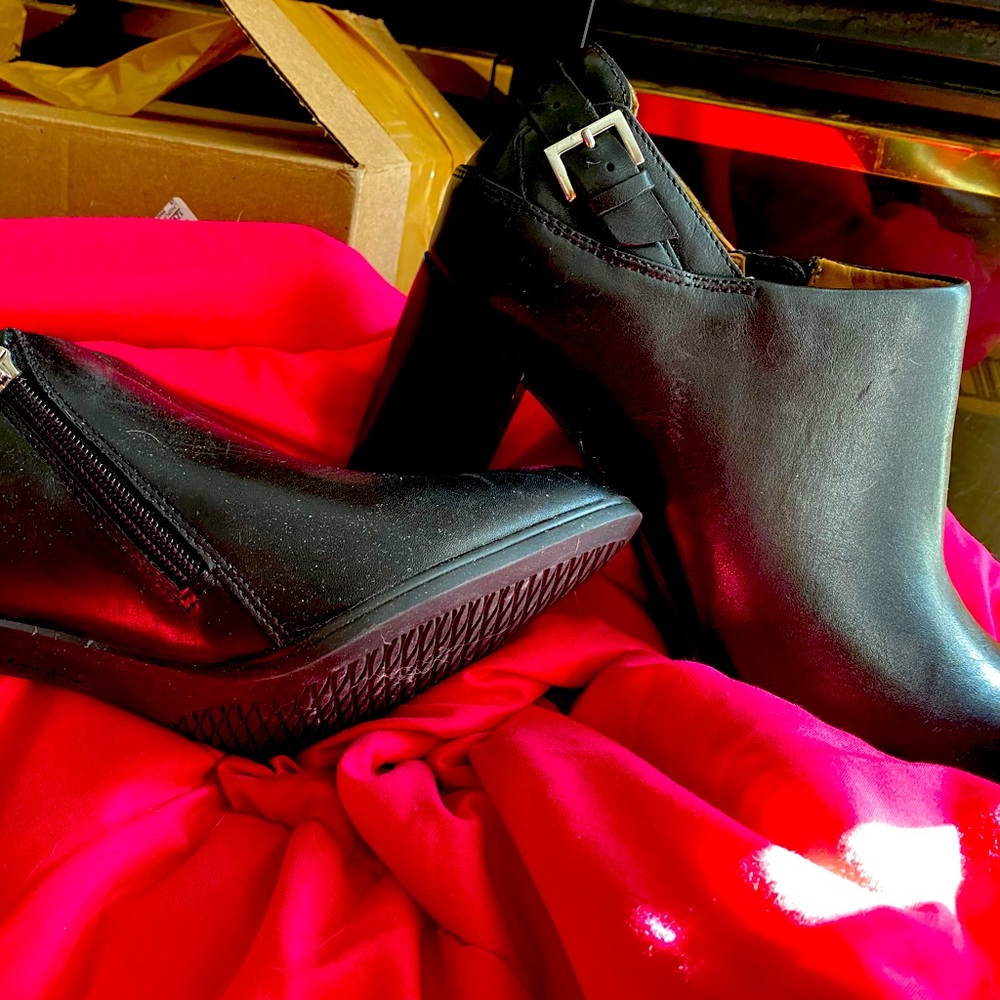 LADIES LEATHER HEEL